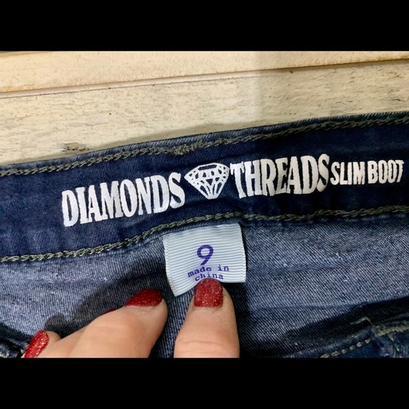 ❤️Diamonds & Threads You Go Girl Slim Boot Jeans- Sz 9 - Picture 4 of 5